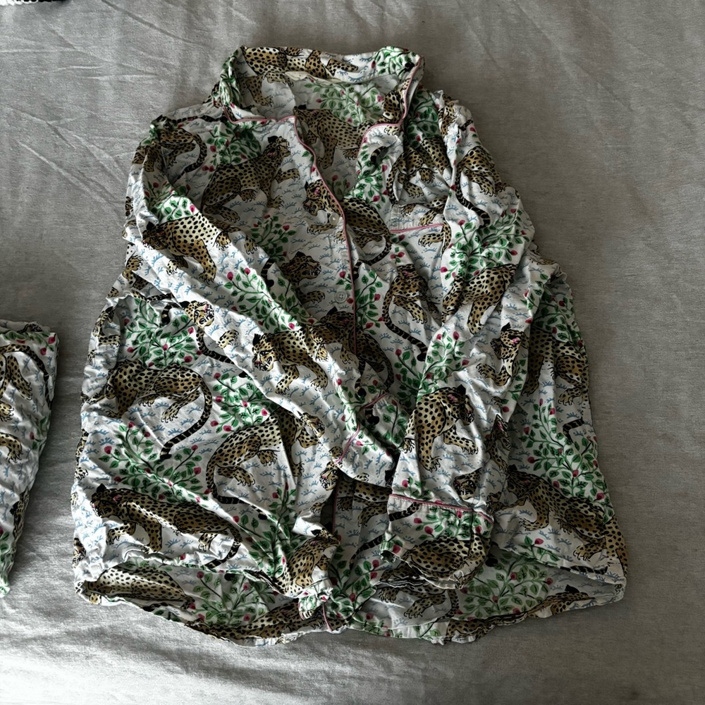 Printfresh pajama set - SMALL HOLE - see photo for damage